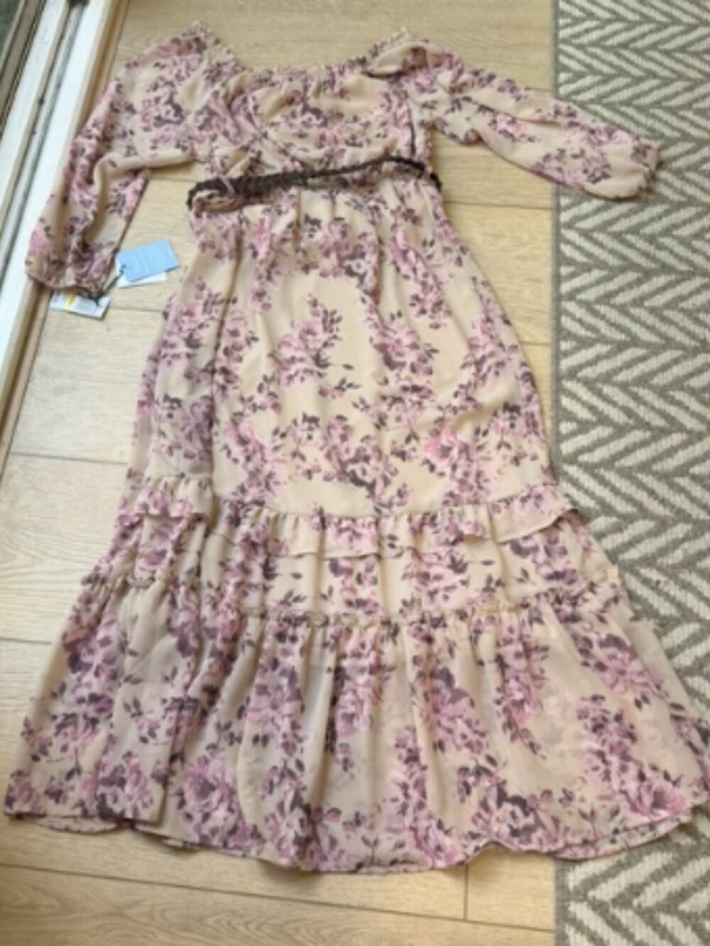 New with tag size M off shoulder